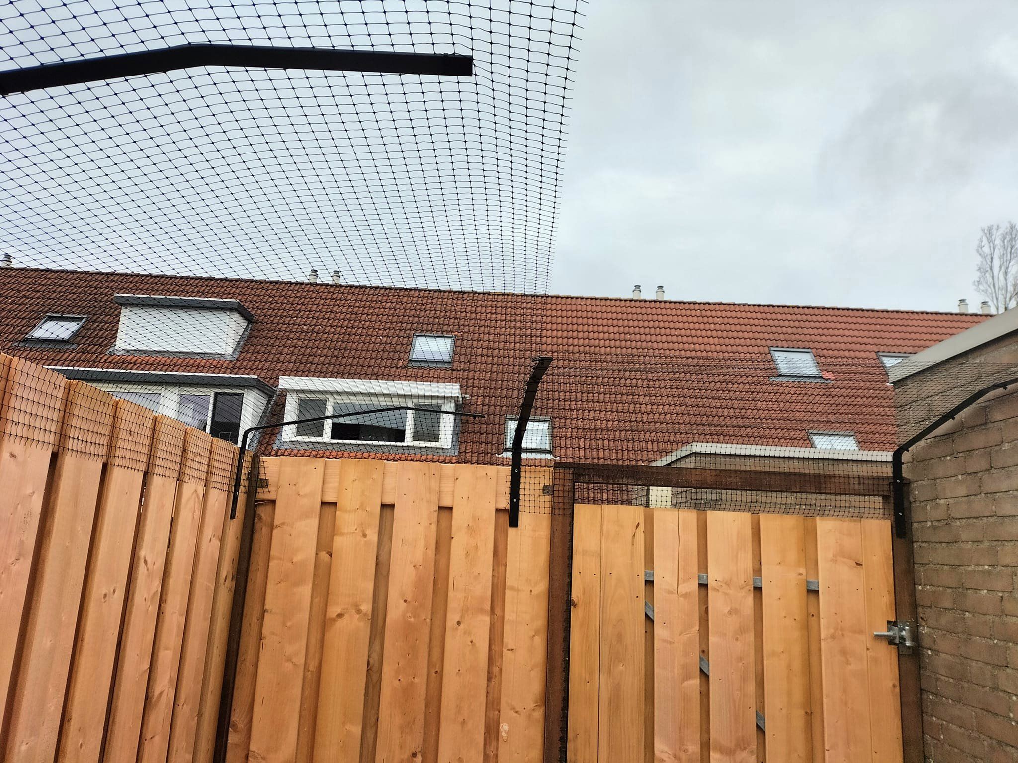 schutting platte beugel kat / poes afscherming